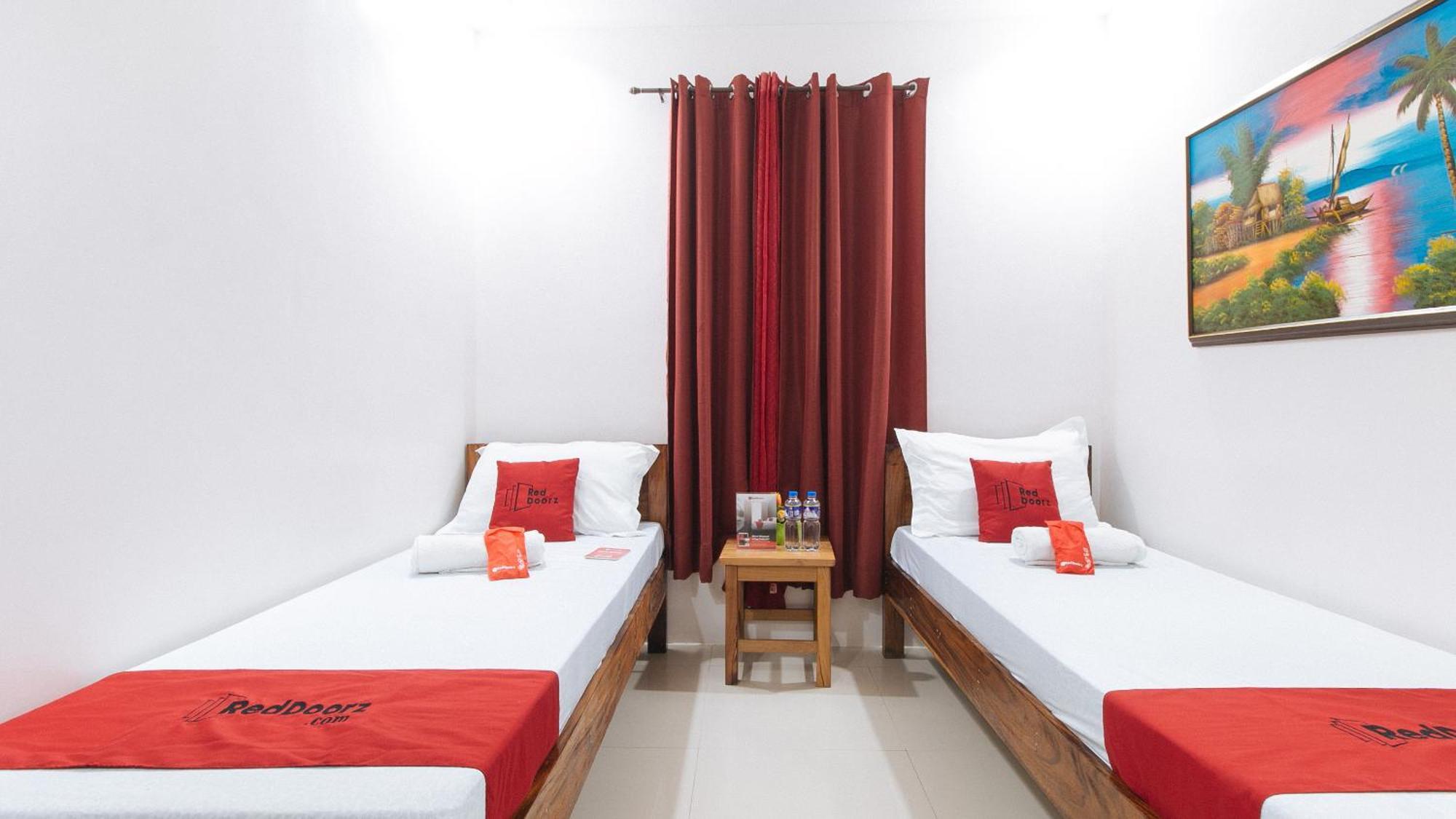 RedDoorz Plus @ Jollydays Hotel Nueva Ecija San Jose  Exterior foto