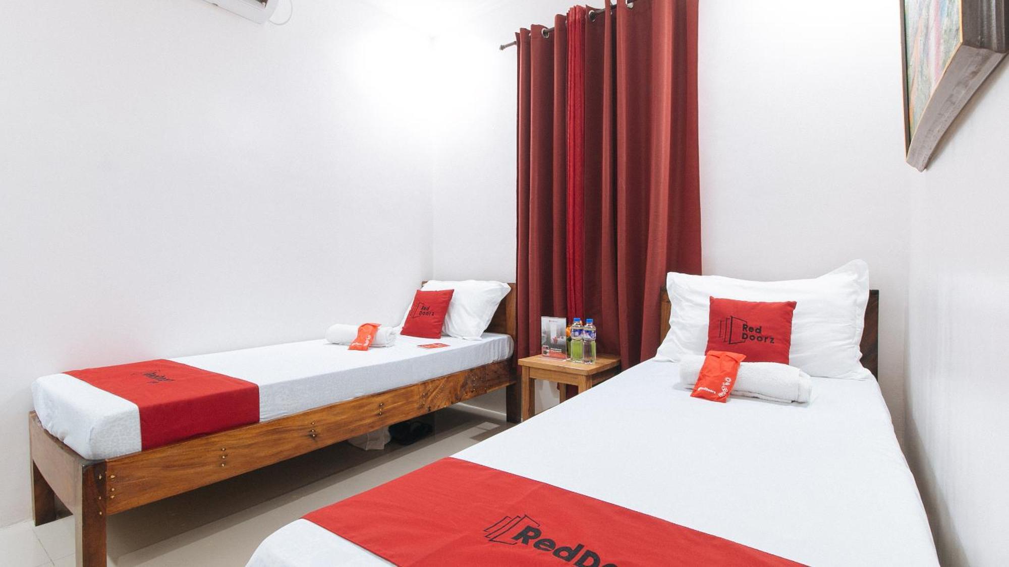 RedDoorz Plus @ Jollydays Hotel Nueva Ecija San Jose  Exterior foto