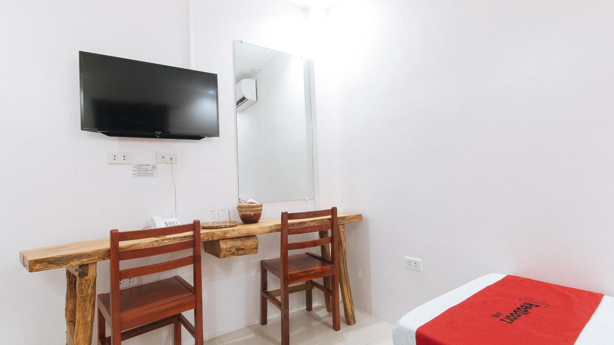 RedDoorz Plus @ Jollydays Hotel Nueva Ecija San Jose  Exterior foto