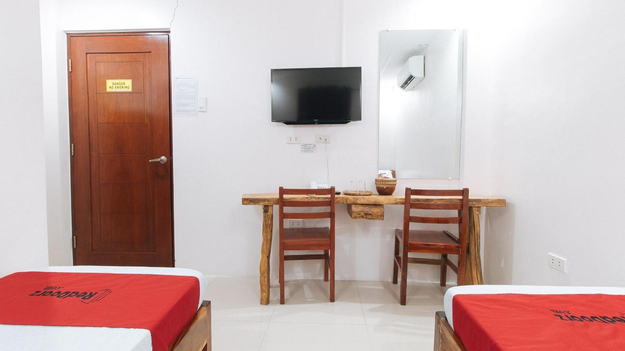 RedDoorz Plus @ Jollydays Hotel Nueva Ecija San Jose  Exterior foto