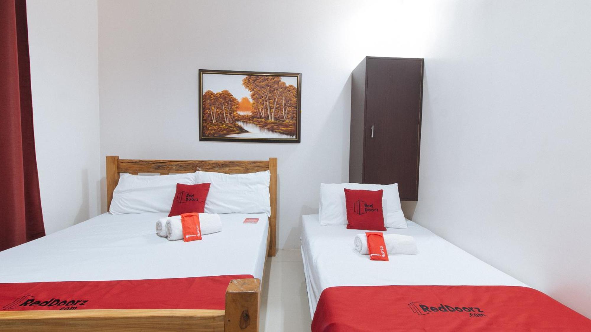 RedDoorz Plus @ Jollydays Hotel Nueva Ecija San Jose  Exterior foto
