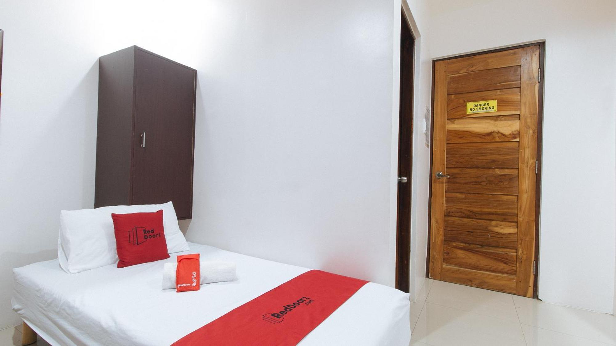 RedDoorz Plus @ Jollydays Hotel Nueva Ecija San Jose  Exterior foto