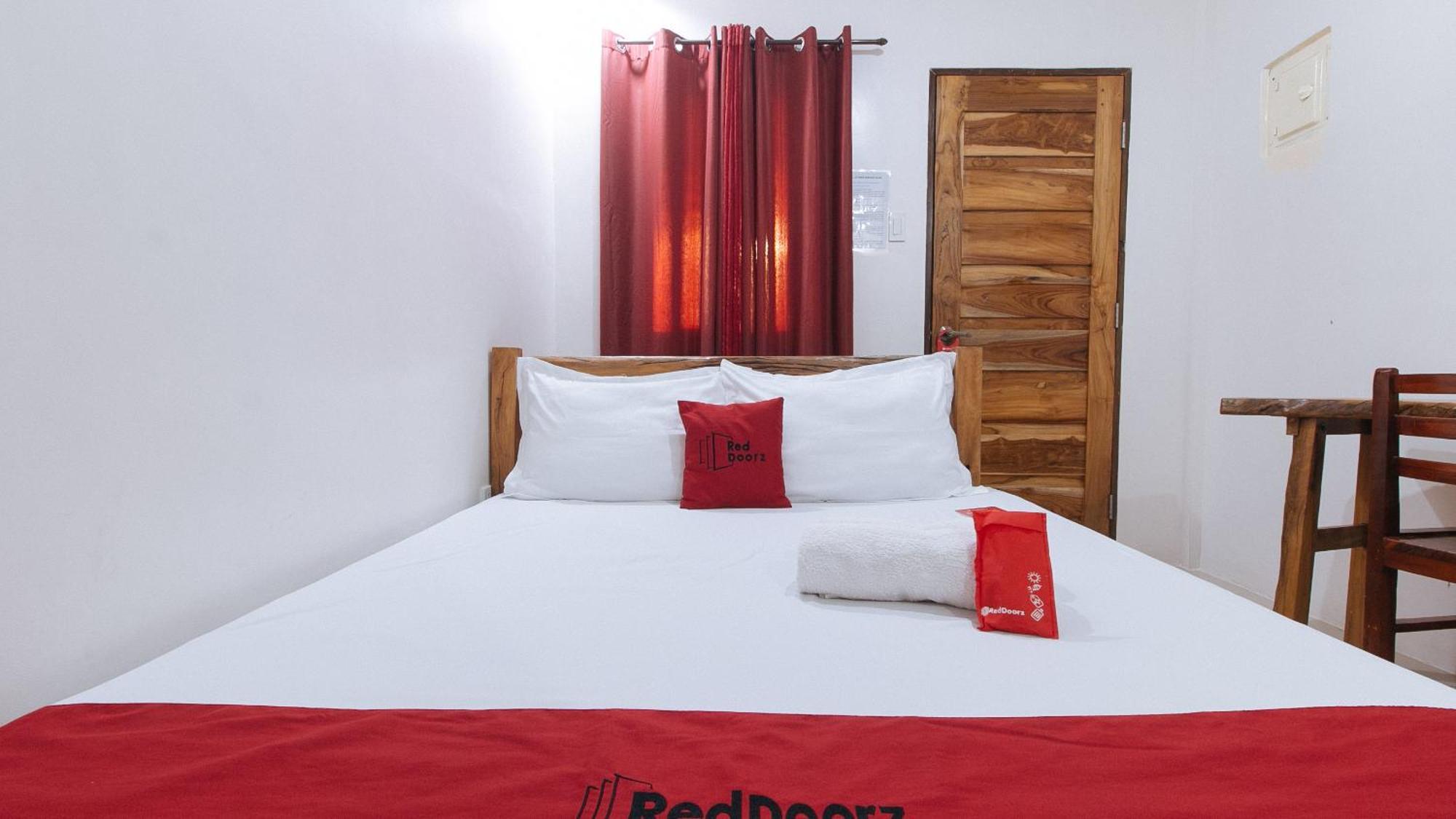RedDoorz Plus @ Jollydays Hotel Nueva Ecija San Jose  Exterior foto