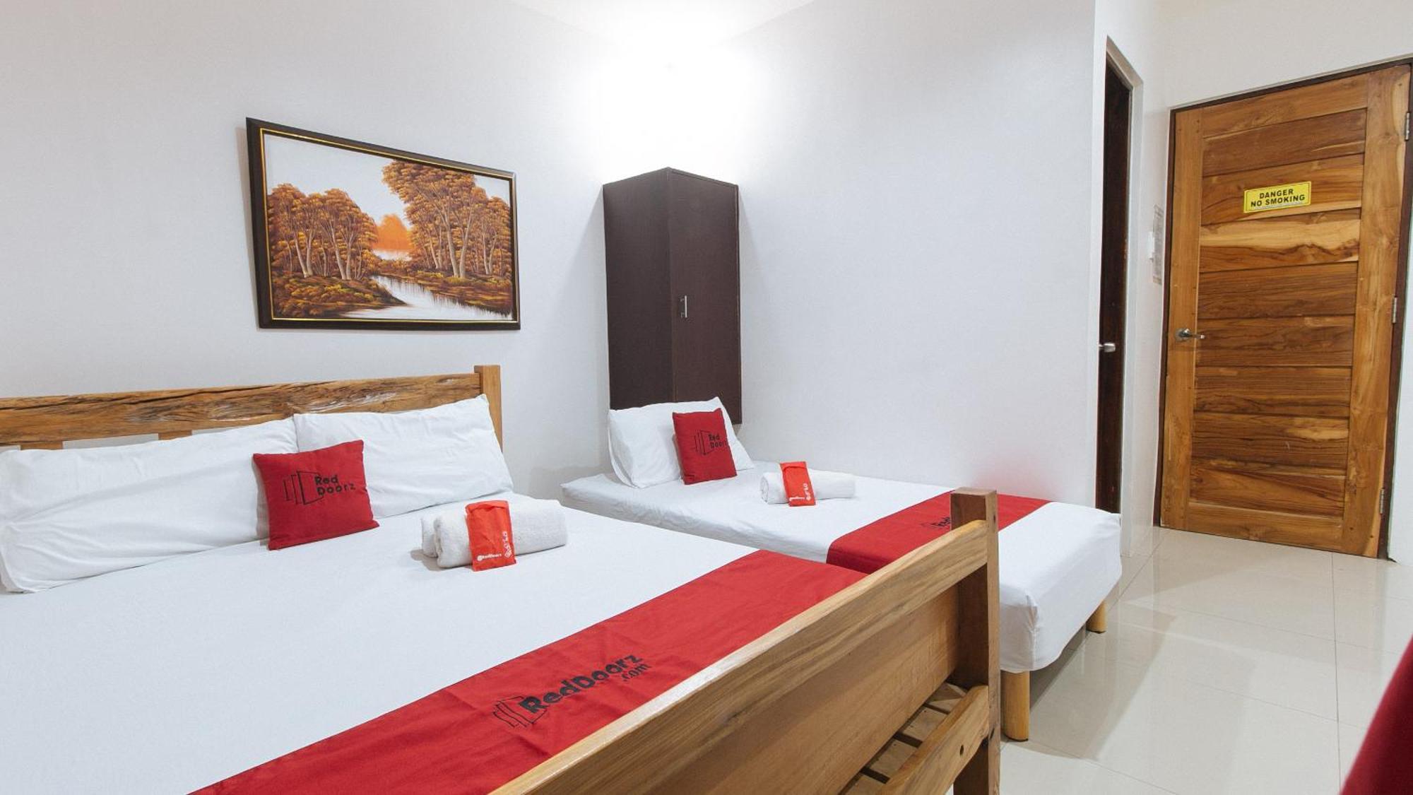 RedDoorz Plus @ Jollydays Hotel Nueva Ecija San Jose  Exterior foto